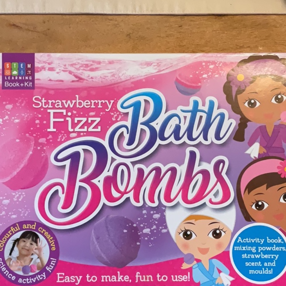 Bath bomb diy kit - new, never opened.